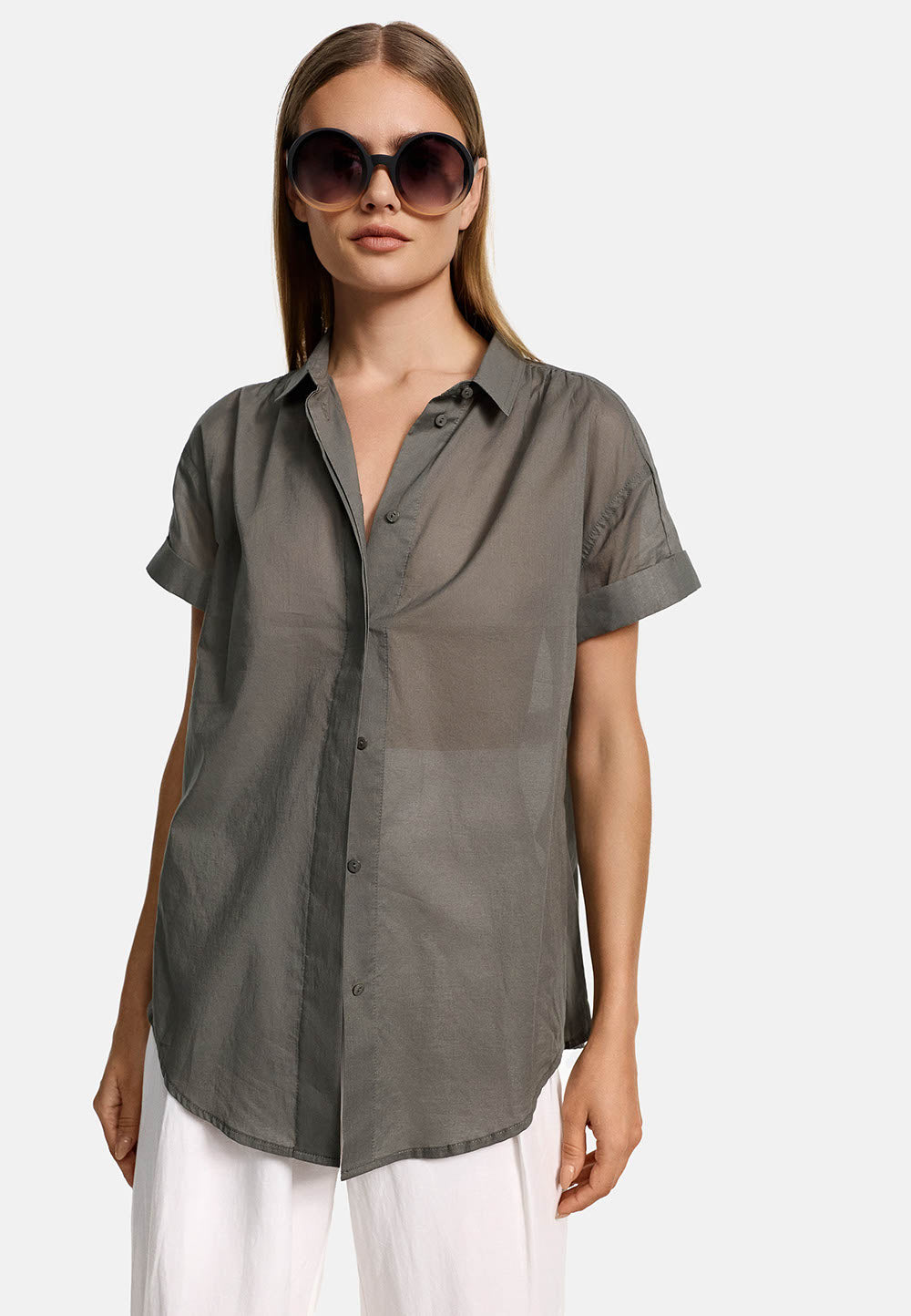 Short-sleeved blouse in organic cotton | olive 
