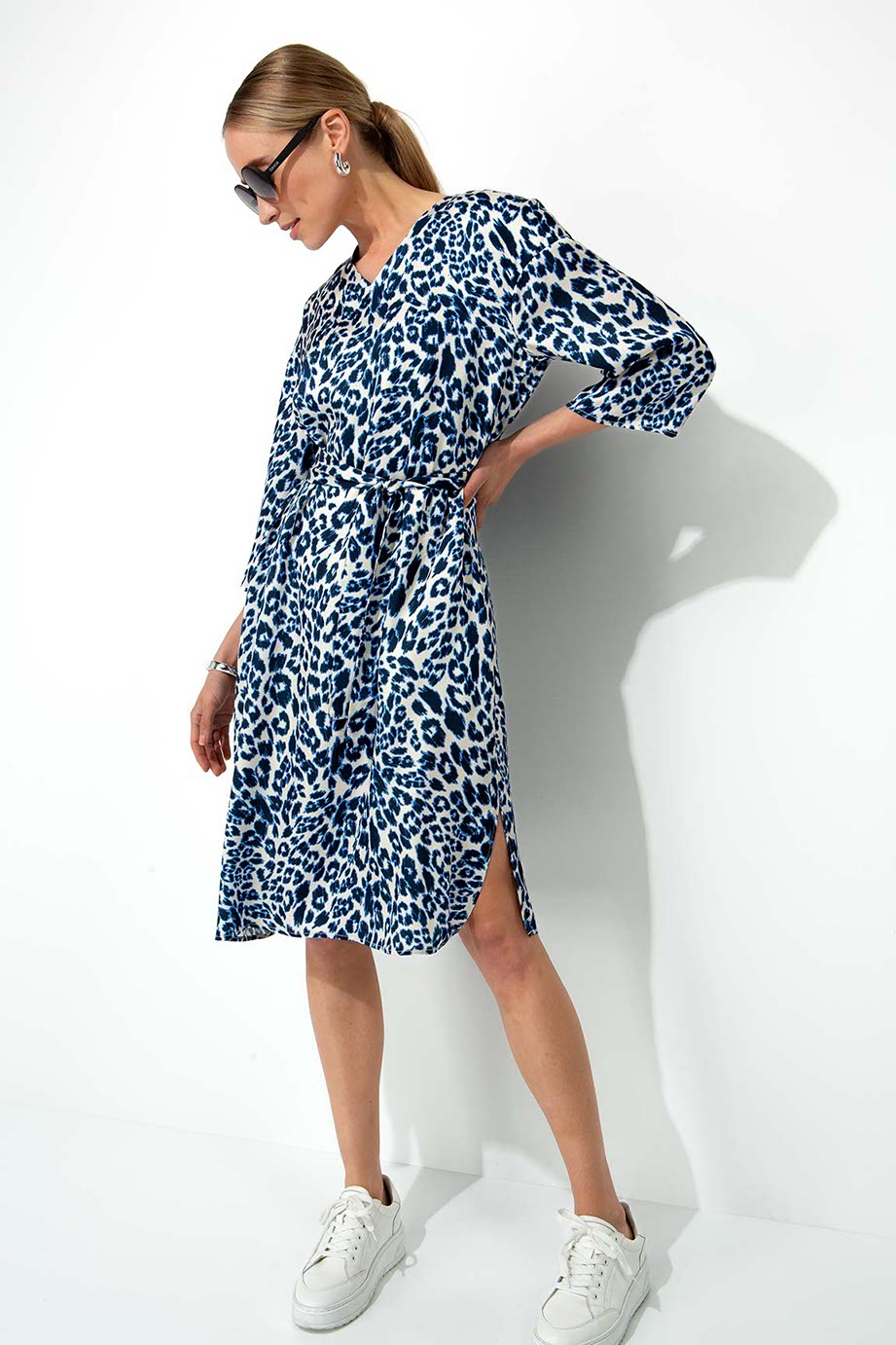 Kleid in Viskose Satin