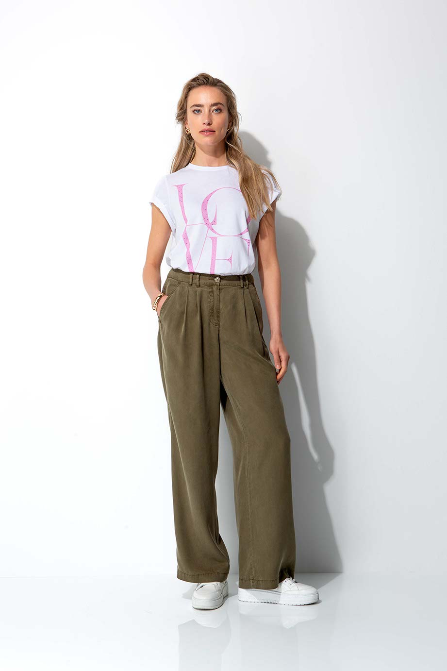 T-Shirt mit Placement Print | LOVE