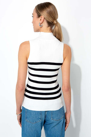 Stricktop mit Stehkragen