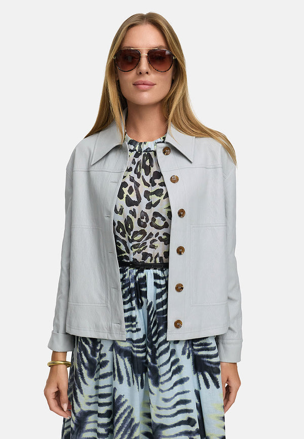 Kurzjacke aus veganem Leder | light blue