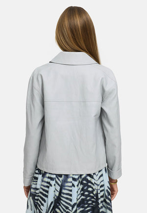 Kurzjacke aus veganem Leder | light blue