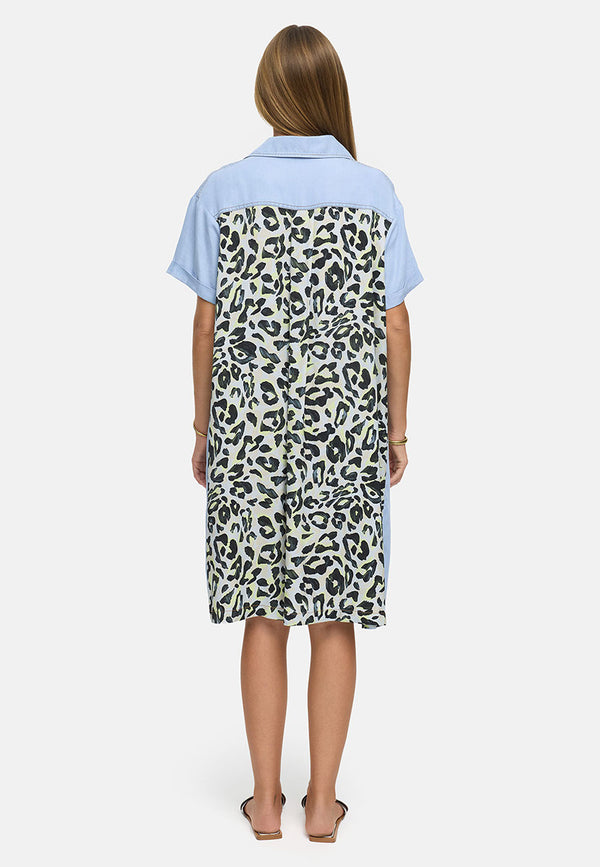 Kleid in Lyocell Garment Dye mit Rückenprint | Yellow Leo