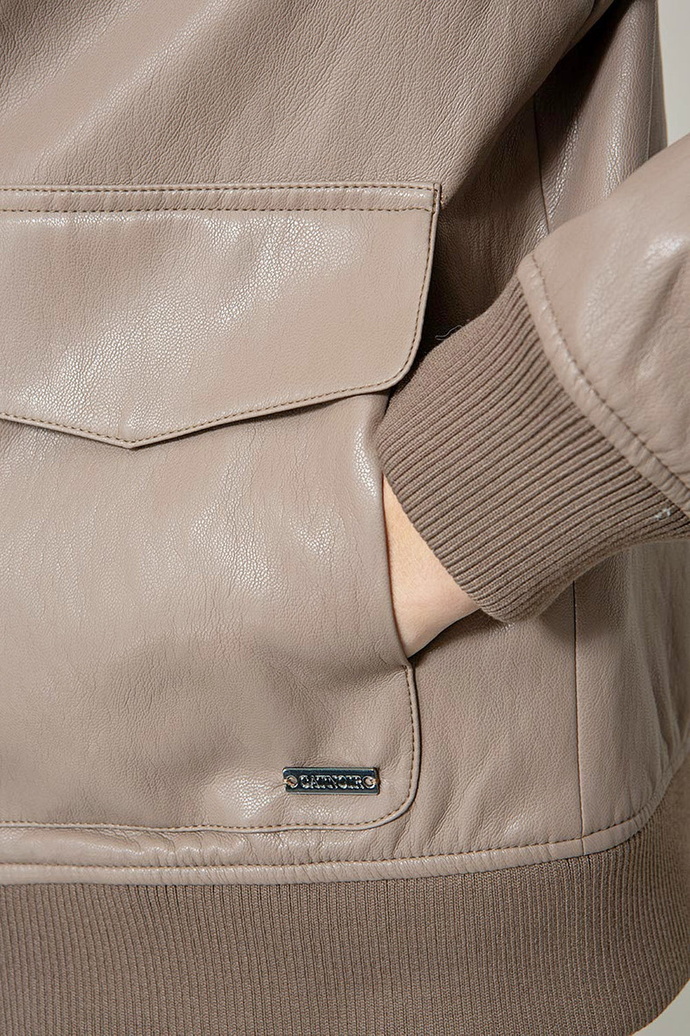 Jacke in veganem Leder