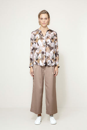 Bluse in Viscose Satin mit Print | Taupe Tide