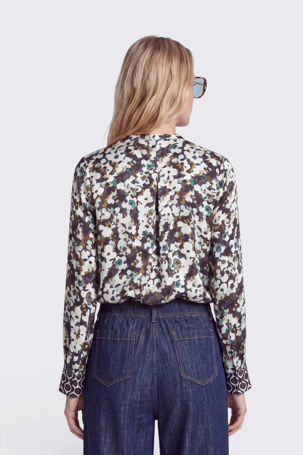 Blouse in viscose satin with print