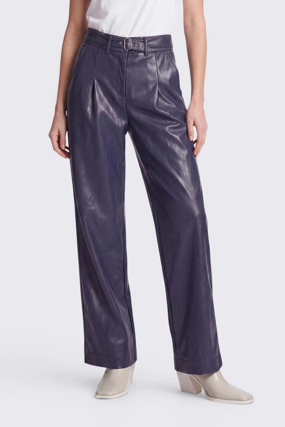 Hose in veganem Leder