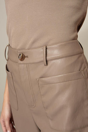 Hose in veganem Leder | Taupe