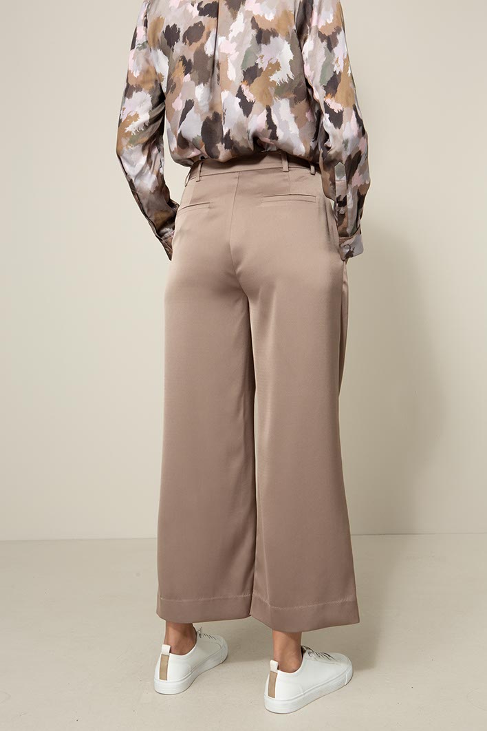 Hose in Satin