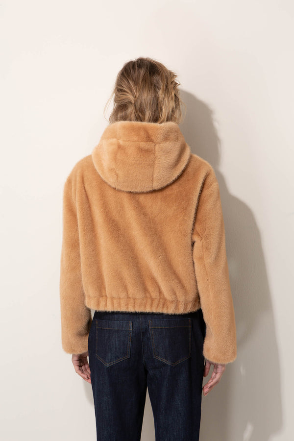 Kurzjacke in Faux Fur