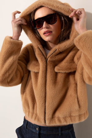 Kurzjacke in Faux Fur