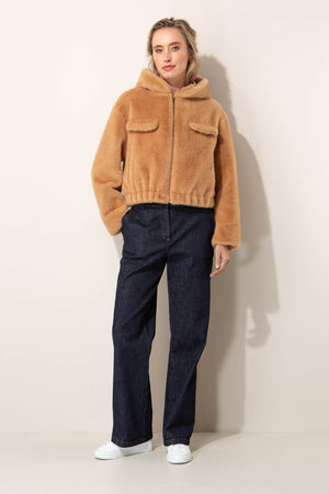 Kurzjacke in Faux Fur