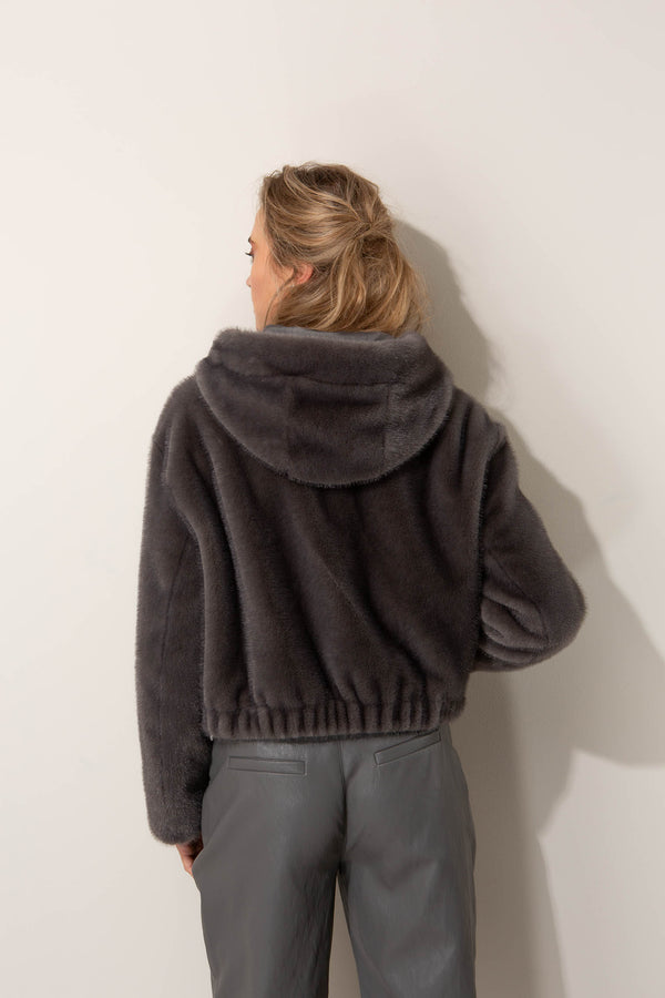 Kurzjacke in Faux Fur