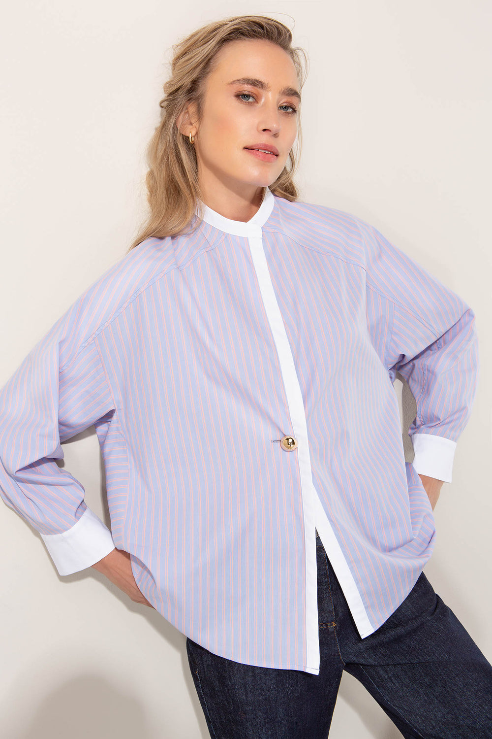 Bluse mit Solo-Knopf