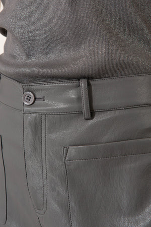 Hose in veganem Leder