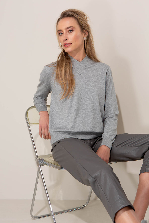 Strickpullover mit Wickelkragen