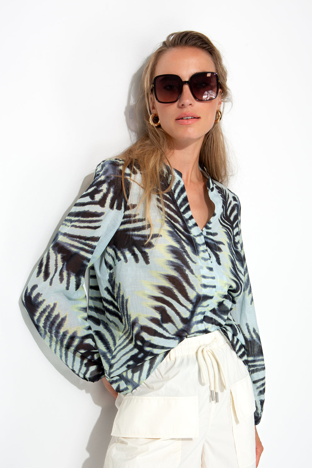 Bluse in Cotton Voile mit Print | Palm leaves