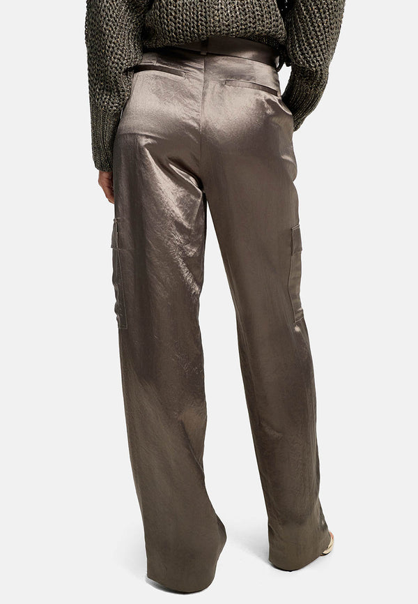 Cargo style trousers in luxurious satin triacetate | olive 