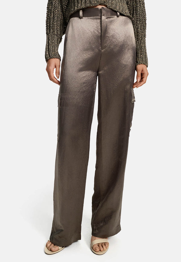 Cargo style trousers in luxurious satin triacetate | olive 