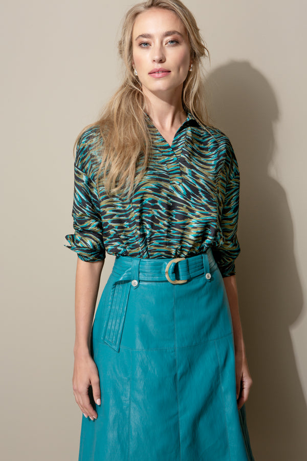Blouse in viscose satin with print